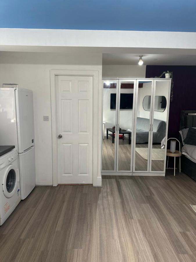 Modern Studio Close To Leeds City Centre Exterior photo